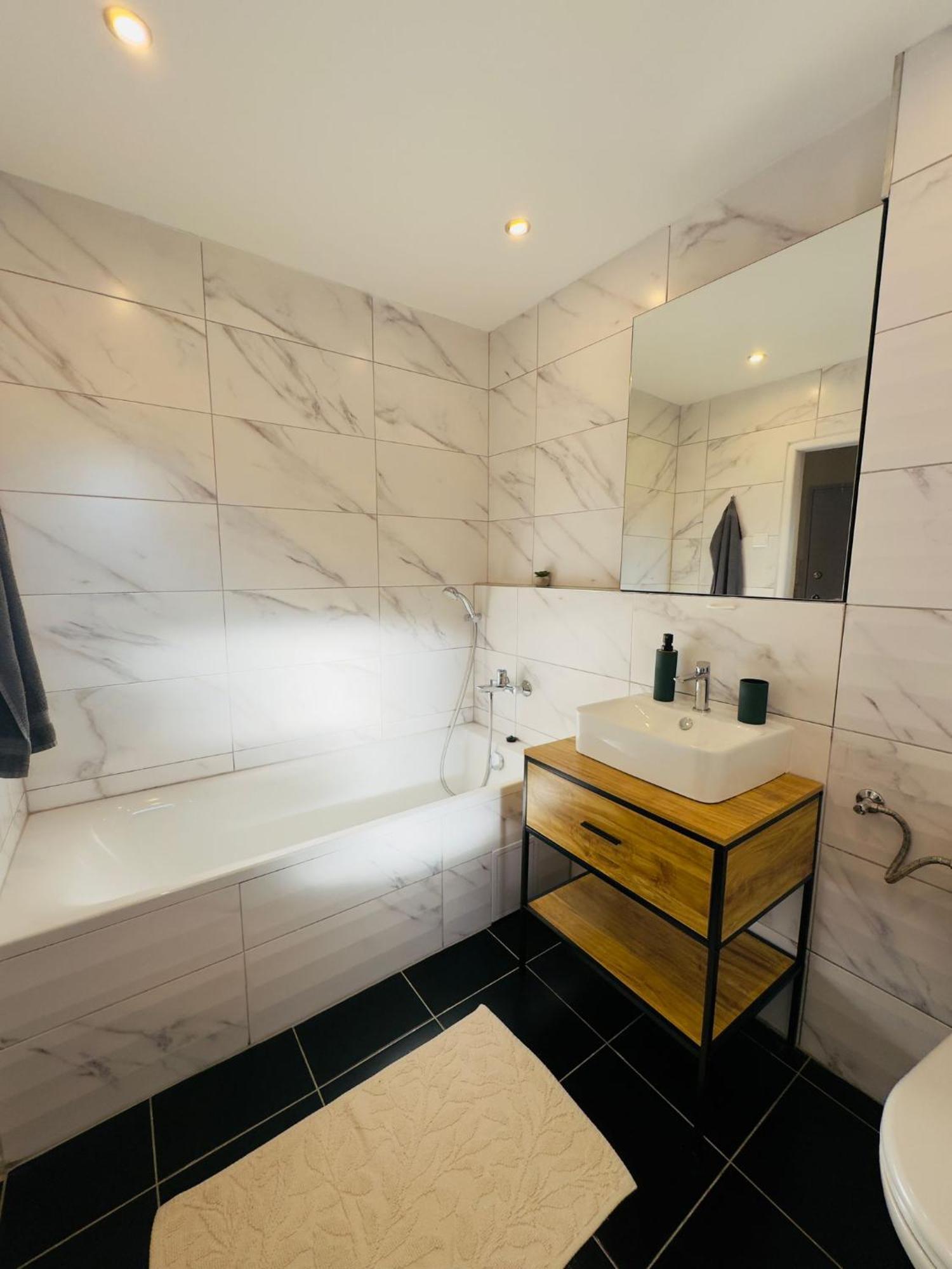 Apartment Yupa Košice Eksteriør bilde